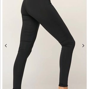 Teeki Black Leggings